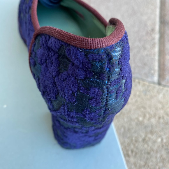 LaCie platforms with bow tie - Picture 3 of 5